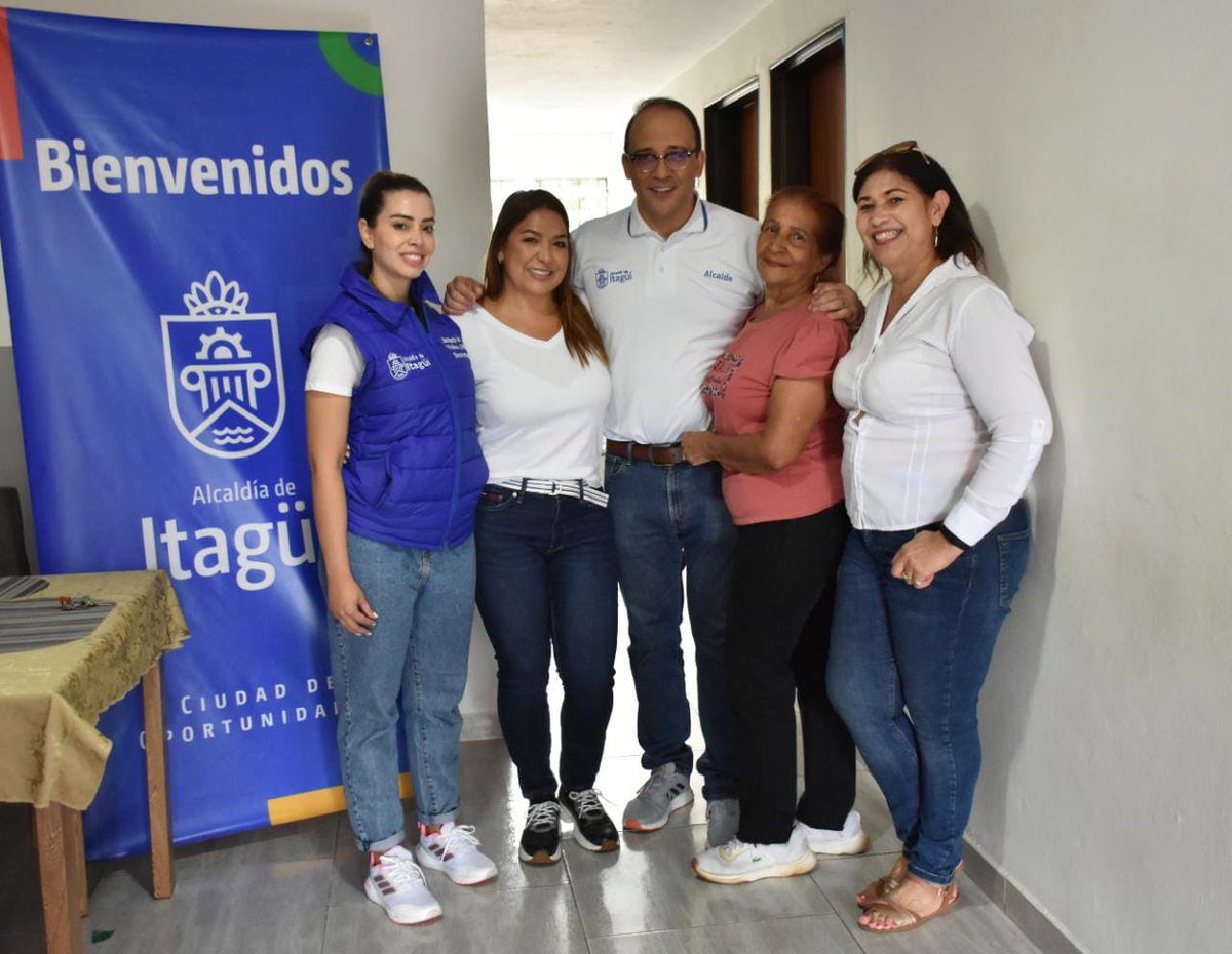 d_cardonaduque's tweet photo. Hoy visité  junto al Alcalde @josefernandoee Mejoramientos de Vivienda, atendidas con recursos propios de la Administración Municipal. Nos llena de orgullo y alegría seguir aportando con los sueños de itagüíseños que hacen parte de la ciudad de las oportunidades! 🏠♥️🔩🚪🛠️🚰🙏🏼 https://t.co/yigEBJs6V2