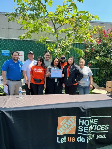 What a great opportunity to give back, 150 hygiene kits were passed out yesterday. Blessed to work with such an amazing team. A special thank you to SASM Henry and team HP, SASM Josh and team Marina Del Rey for the water donations. 

🙌🏼🧡 HDIS  #PacCentral
