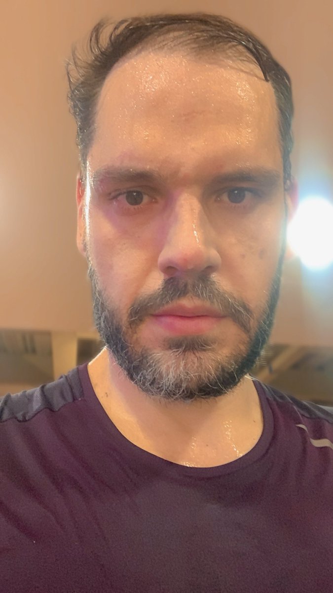 juanparangos's tweet image. Si no terminas así cuando vas al gimnasio… ¡No fuiste al gimnasio! #CardioTime #GymTime #SweatTime