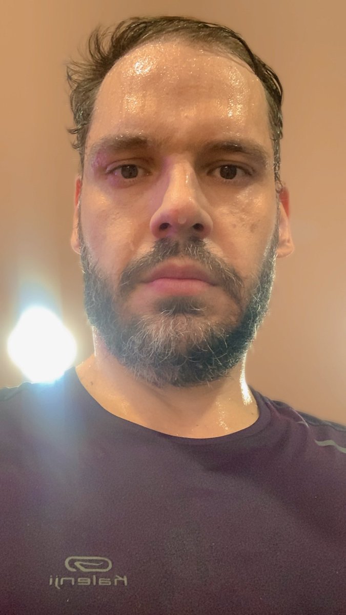 juanparangos's tweet image. Si no terminas así cuando vas al gimnasio… ¡No fuiste al gimnasio! #CardioTime #GymTime #SweatTime