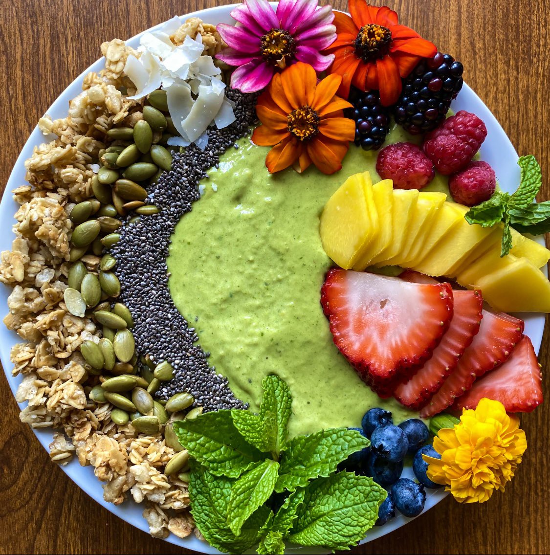 smoothie bowl Saturday: 2 for 1 edition 💜💚🥭🫐🍓