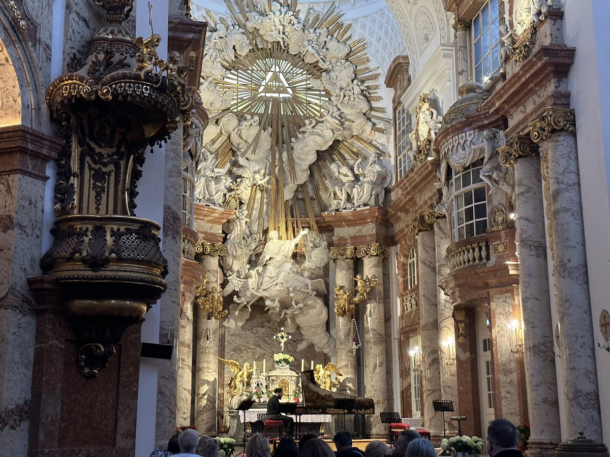 ketche1's tweet photo. Enjoying Vivaldi 4Seasons - vienna ))))) https://t.co/yac6345RkP