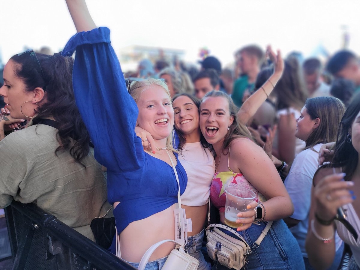 Deze vriendinnen uit Zierikzee zijn groot fan van #cas en Suzan en Freek