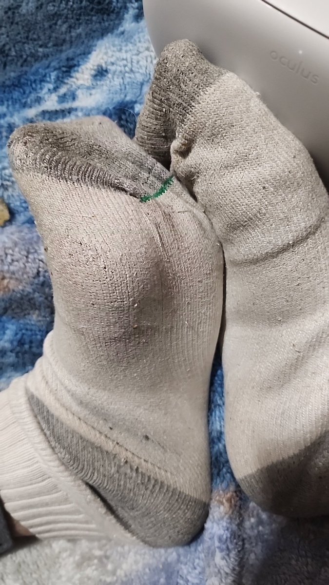 Zynlewds's tweet photo. Mmm, It was my birthday the other day.
Why don't you finsub sock sluts let your nose just pick up my hypnotic stink, press into my paws and worship, tribute from my wishlist and beg for more in my dms as you fall to your new life, of addiction to my feet.

https://t.co/BildODiJ1l https://t.co/X0gwBLdhkx