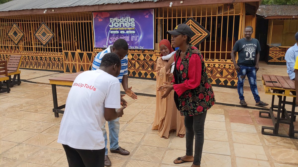 It was full of fun today as we hepd our #bookreading. We read Ama Ata Aidoo's 'The Girl who can'.
#thcop #literature #poetry #prose #books #shortstories #fiction #amaataaidoo #thehighcourtofpoetry #highcourtofpoetry #poeteyhighcourt #poetrycourt #monthlybookreading