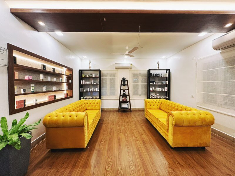 Deep Skin Dialogues is now open at Nungambakkam, Chennai. 

Have seen this place take shape from scratch and all the effort that has been put in to offer a top-class experience. 

Only the best of the best from @Chinmayi for all your skin care needs. #DeepSkinDialogues #Chennai