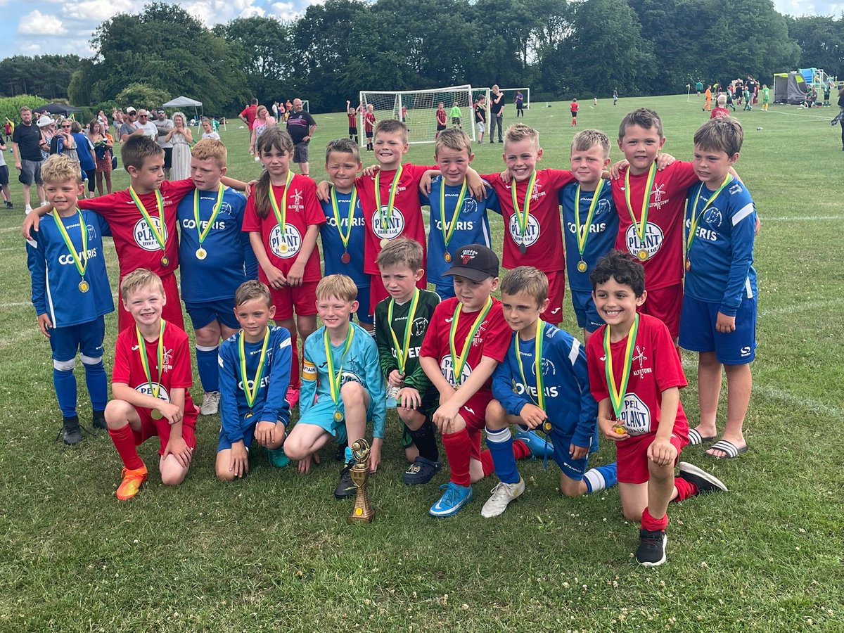 AlfordTown_FC's tweet photo. U8’s travelled to Young Dons Tournament, after winning all 3 group games, we headed into a final against Swineshead who were determined to stop us lifting the trophy, after going 1 nil down in the first half, we battled until the end Eventually winning the Final on penalties!!! https://t.co/LzjsQYtQIu