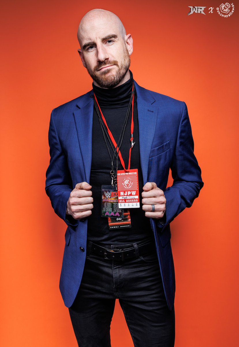 ohsnapalliemac's tweet photo. Dapper // @DramaKingMatt for @PWRevolver // #RevolverDESTINY // navy and orange 🔥 https://t.co/4IiCnERH6X