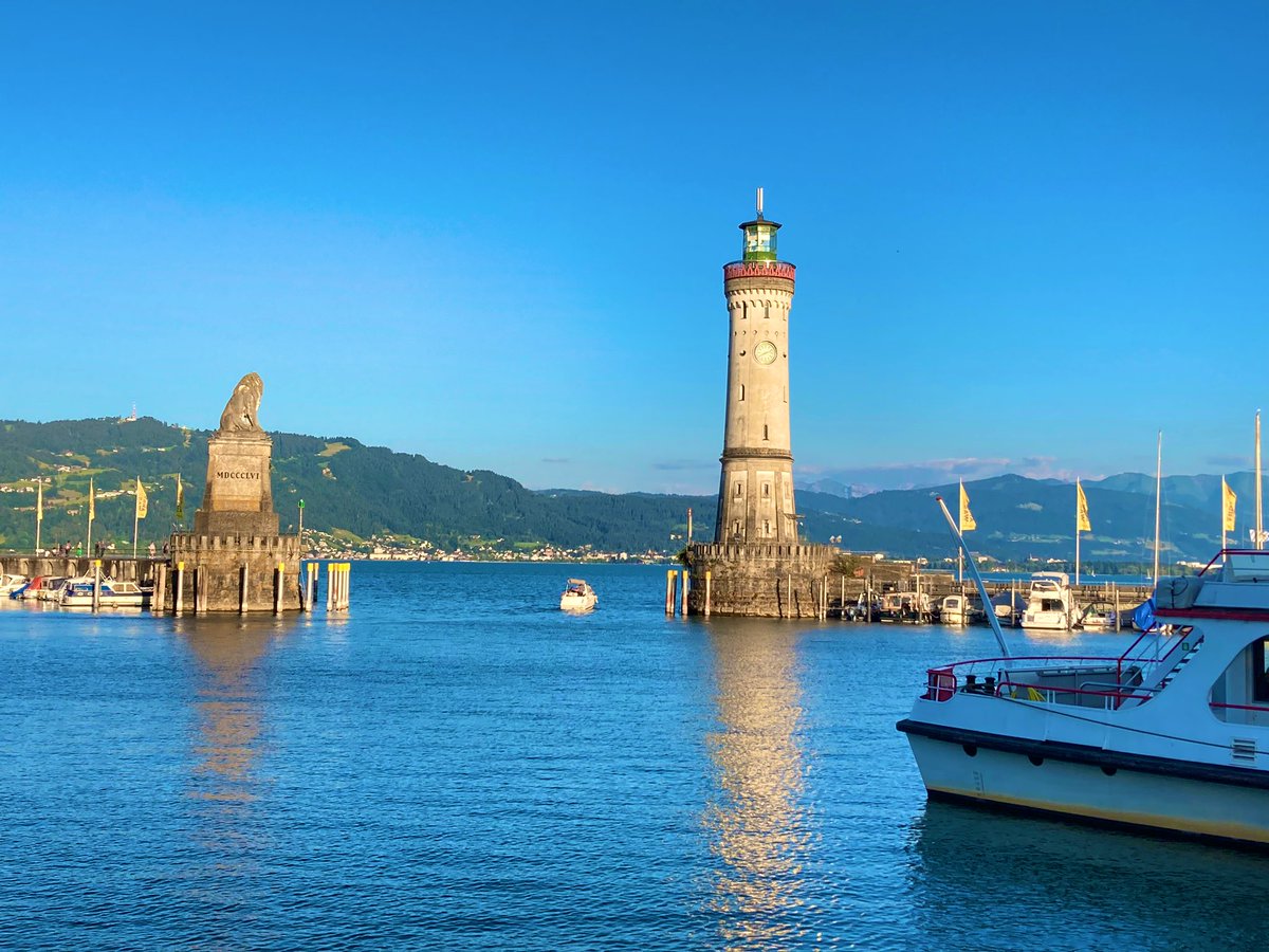 mahak906's tweet image. Back to one of my favorite places in Germany. This visit is even special, thanks to @UniHeidelberg @CZ_Stiftung for supporting my participation in #LINO23. Looking forward to inspiring discussions at the 72nd Lindau Nobel Laureate Meet.