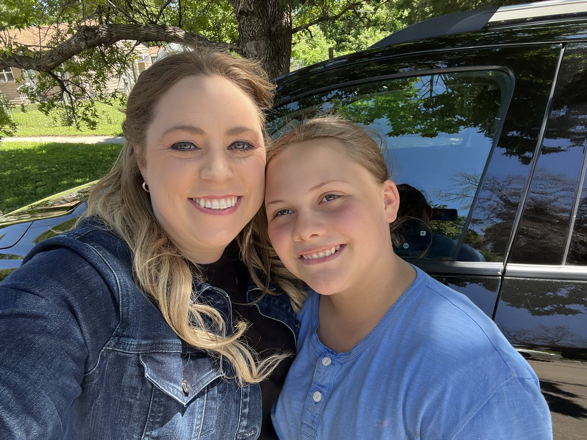 HSRee084's tweet photo. Had a great time with @NPBC_BusThemIn bus kids! We have three new prospects for tomorrow!! 

I love these girls! 💗 I’m praying they keep allowing the Lord to work on and through them! #83C #BusMinistry #ItsAlmostSunday https://t.co/8jgN2i1brg