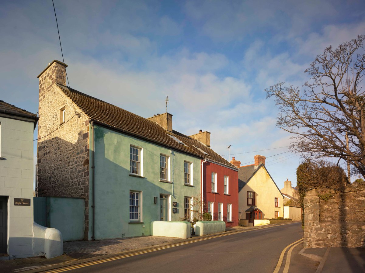 After 23 happy years, it’s time for Haroldston House to have new custodians. So, if you’ve ever wanted to live the dream in Solva, in a gorgeous Georgian townhouse, now’s your chance! If you are interested, the details are here: bit.ly/3r7sBcM #HomesForSale #DreamHome