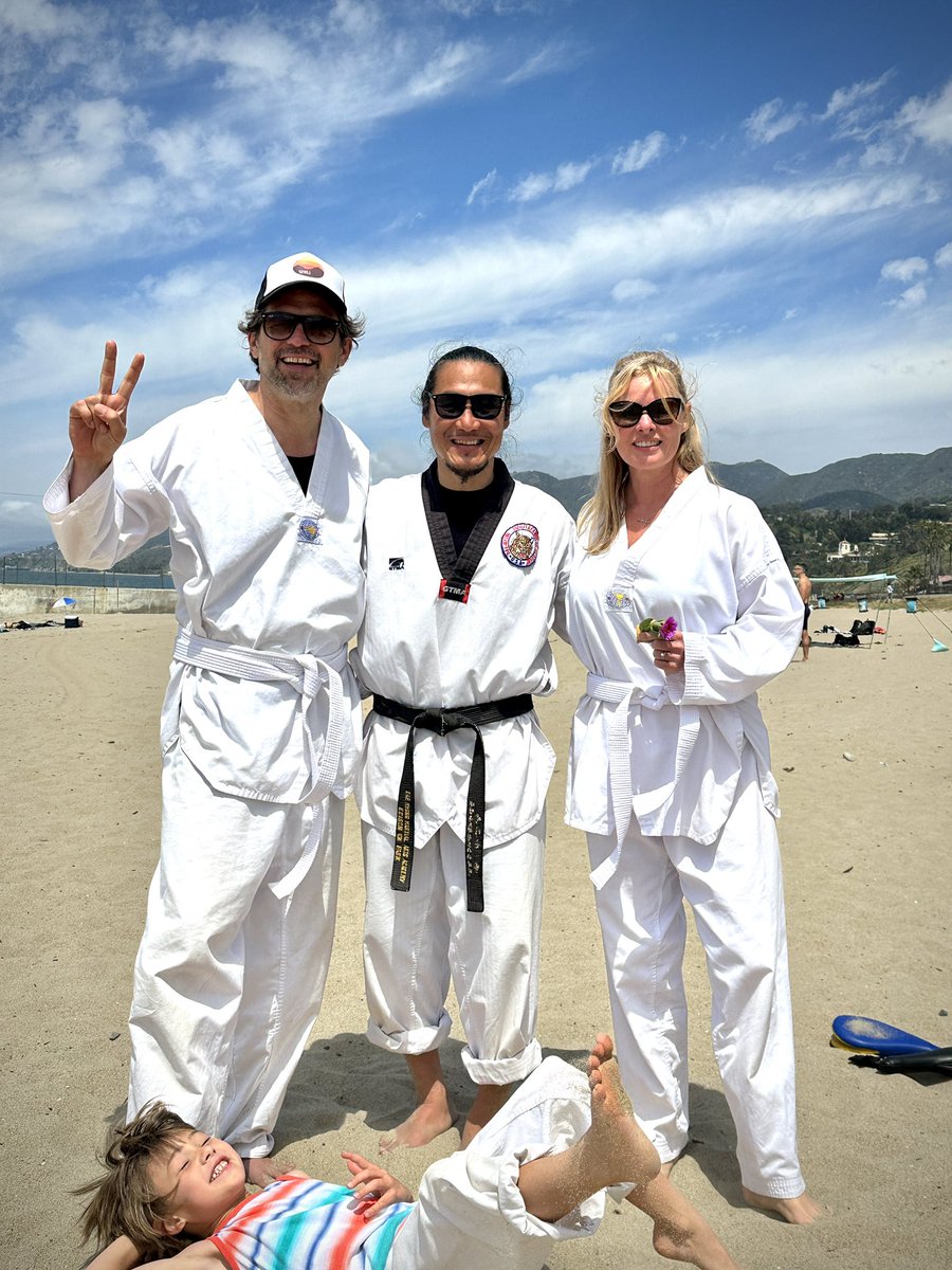 GM #52icons 💙
The main three philosophies for Taekwondo (and the NFT space):
-Respect
-Humble 
-Patience 
🔁 repeat