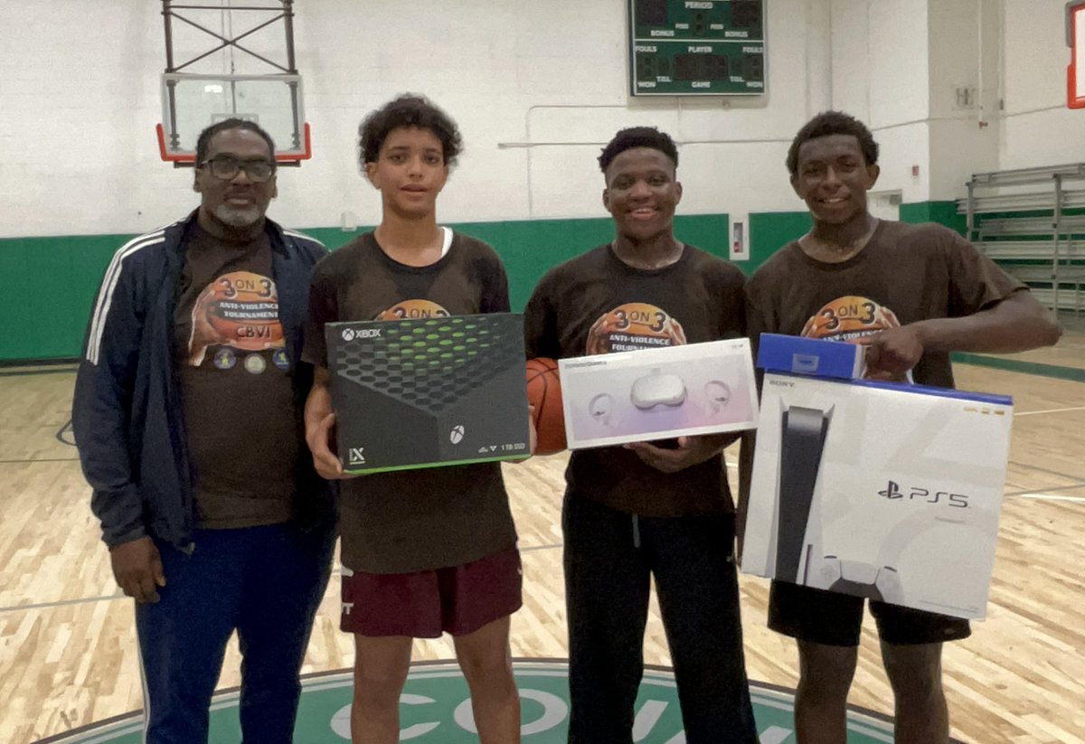 uccnewark_'s tweet photo. Your winning team for the 3 on 3 Anti-Violence Basketball Tournament at West Side Park! 🏀
#UCCCares #UCCNewark #Basketball #AntiViolence #CBVI #Tournament #3on3 #Community #Together #Newark #NewarkForward https://t.co/2MlptWLmb3