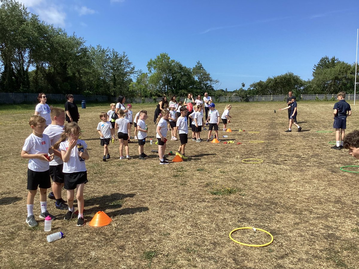 We loved our sunny sports day! Thank you <a href="/BirkdaleHS_PE/">Birkdale High School PE</a> for having us! ☀️🏅