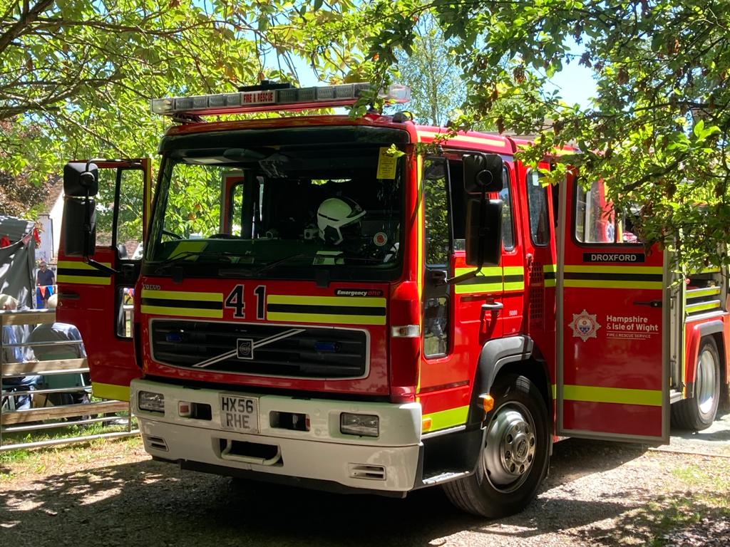 Droxford Fire Station (@droxford41) on Twitter photo Busy week for our little station with relief mobilisations, standby moves and a job on our patch, finishing up with a visit to Soberton fete today. Big love as always to our families for supporting us and <a href="/hiwfrs_control/">Hampshire & Isle of Wight Fire Control</a> for keeping everything where it should be ❤️ Busy week for our little station with relief mobilisations, standby moves and a job on our patch, finishing up with a visit to Soberton fete today. Big love as always to our families for supporting us and <a href="/hiwfrs_control/">Hampshire & Isle of Wight Fire Control</a> for keeping everything where it should be ❤️