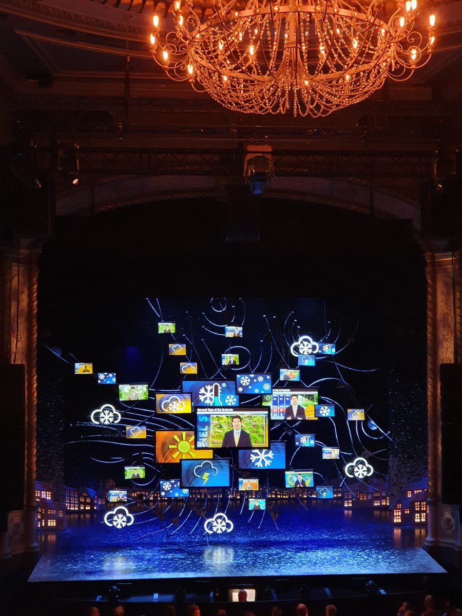 nellwebb's tweet image. Groundhog Day @oldvictheatre was just stunning today. The recent fine tuning has elevated it to another level!  First time viewing for 5 of my family and it surpassed all of their expectations.  I laugh and cry every damn time I see it - what a joy it is 🥲💕