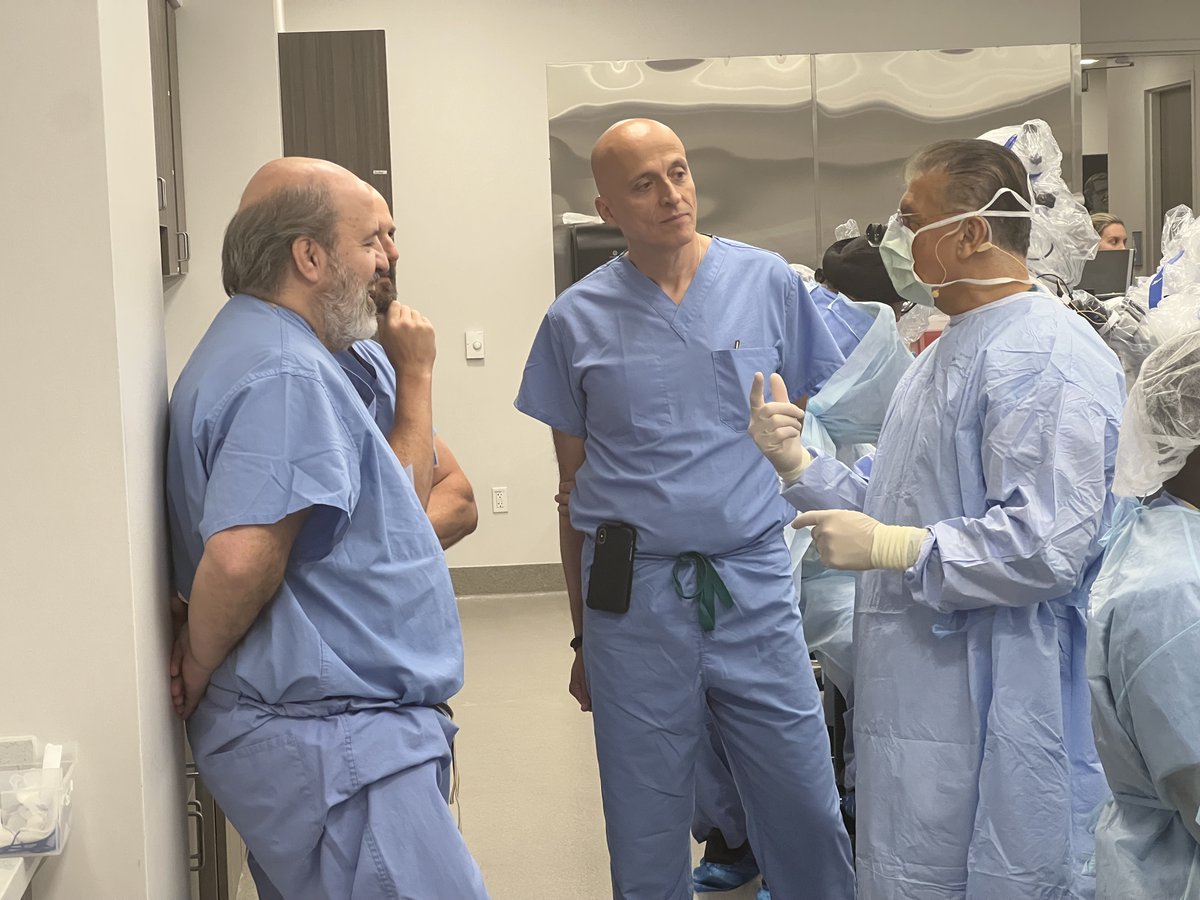 DrBaskaya's tweet photo. Dr. Başkaya is teaching in Cavernous Sinus Course at Arkansas Neuroscience Institute. This course is named after the late Evandro de Oliveira and is led by Dr. Ali Krisht.
#CavernousSinusCourse #ScientificCourses #Arkansas #cerebrovascular #skullbase #microvascular https://t.co/USoNgyfD3k