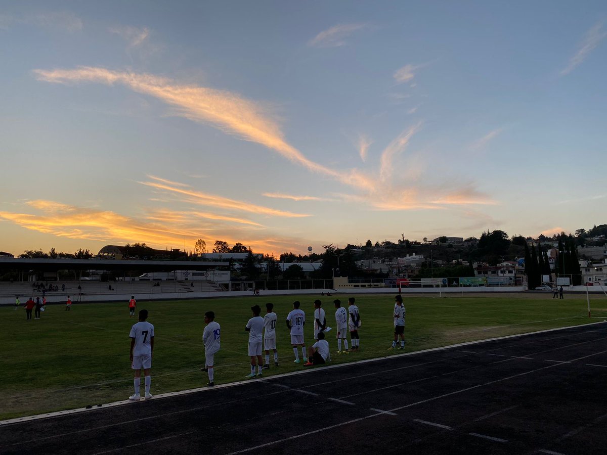 IDEM_Edomex's tweet photo. Con la presencia de 615 aspirantes a futbolistas, se desarrolló la Visoría del Deportivo Toluca, con el respaldo de la  @CUFIDE_Edomex  y la presencia de los visores Víctor Palacios , Alberto Cuate , Roberto Quintero, Eduardo García y Fernando Herrera, en Atlacomulco https://t.co/Ysef2bTXMg