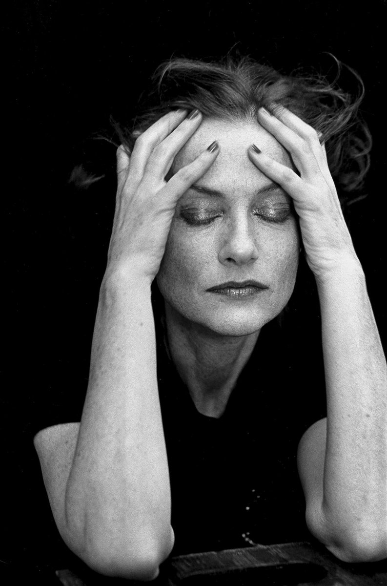 peterlindbergh's tweet photo. Isabelle Huppert, Paris, 2001

#LindberghStories #imagesofwomen #isabellehuppert https://t.co/VyiDRU8zYU