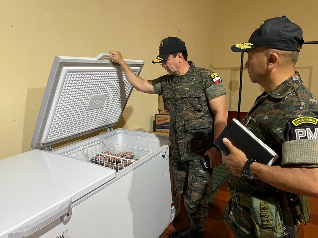 SrMindefGT's tweet photo. Hoy visité la Primera Brigada de Policía Militar "Guardia de Honor", donde constaté las condiciones de habitabilidad, entrenamiento y equipamiento de nuestros  soldados. https://t.co/zjix4Ulh0D