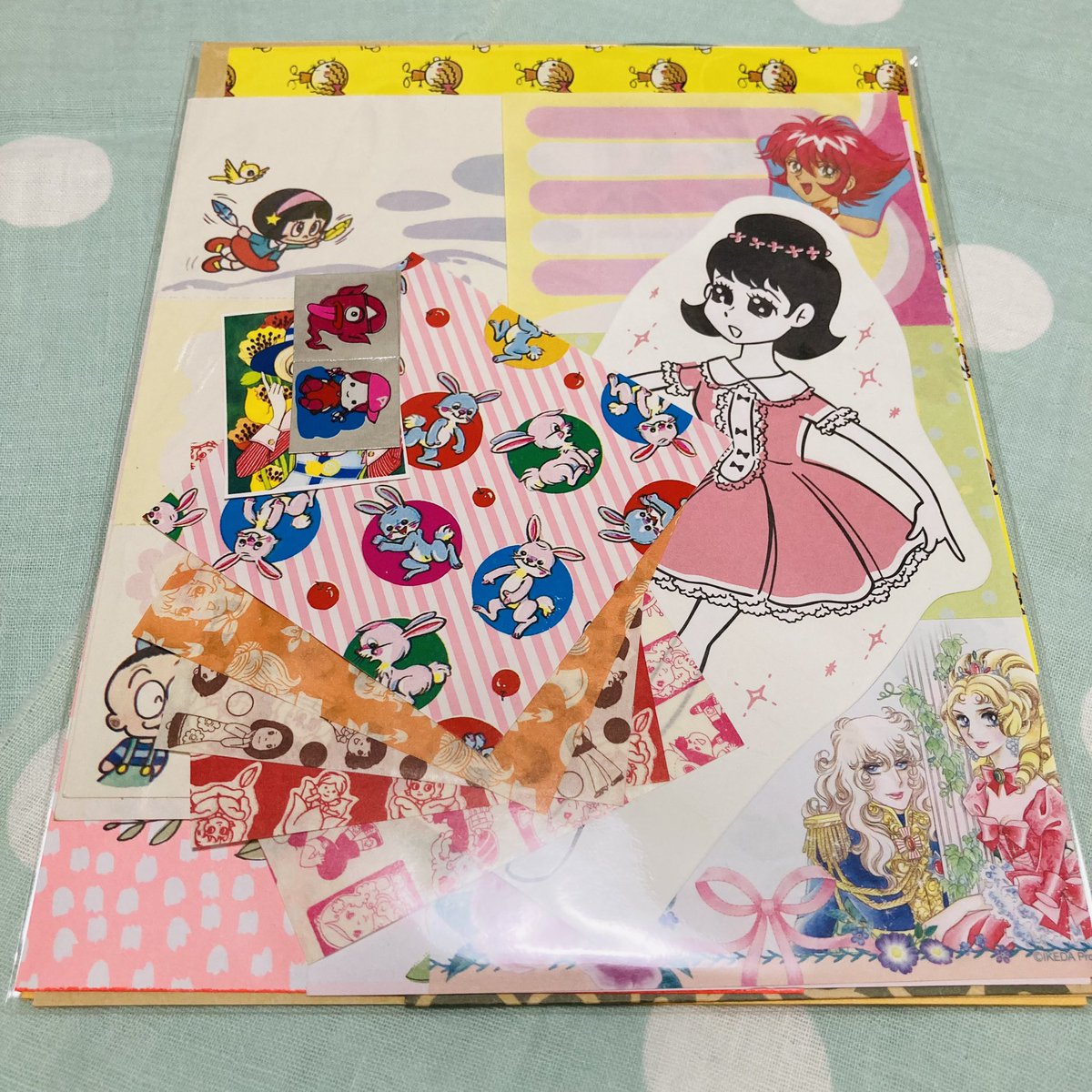SaimaroSS2023's tweet photo. 5セットだけですが、漫画にちなんだノスタルジック紙ものもご用意しています！1袋100円です！^ - ^
#昭和レトロ　#少女漫画　#たまがわBOOKフリマ https://t.co/HEwjvIPkSN