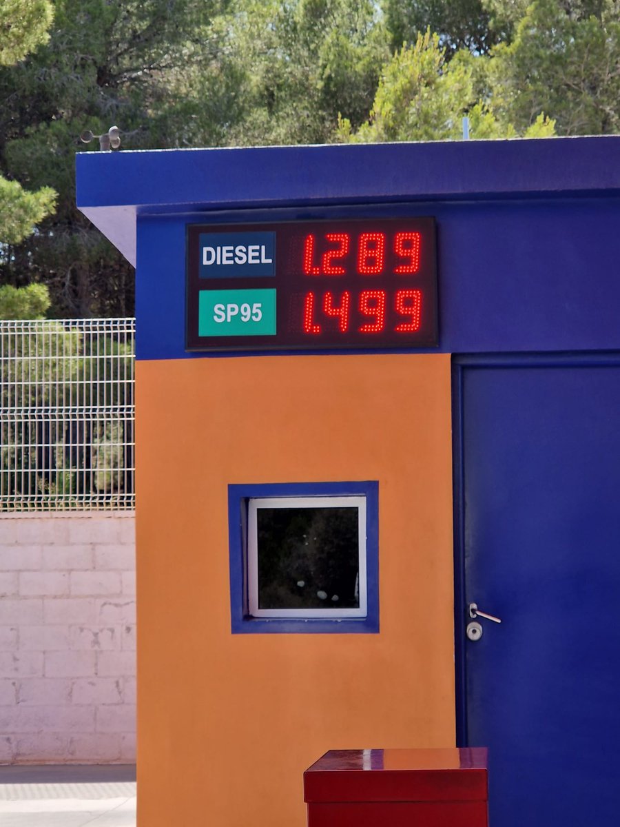 Zo, nog even volgooien voor de rit naar NL. Zal effe wennen zijn daar met de #dieselprijs 😳