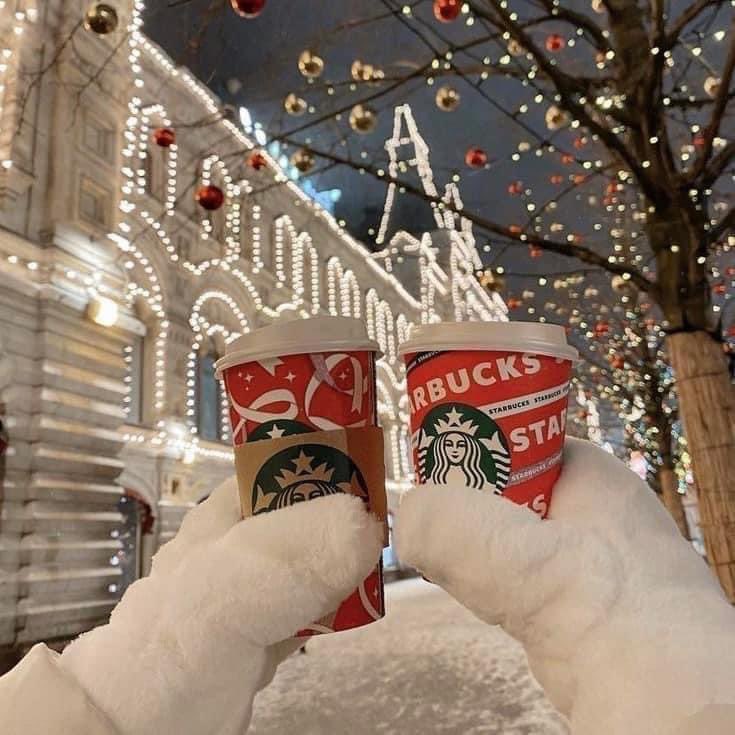 mamacitaxbri's tweet photo. Waiting for December nights 🥺🎄✨ https://t.co/hda7OvjGPU
