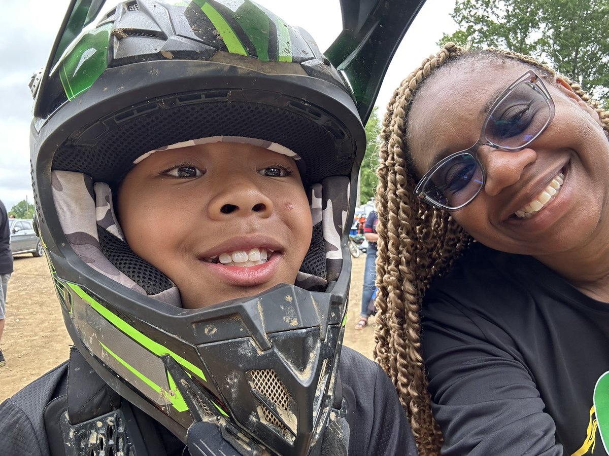 DrAmandaMesser's tweet photo. A solid first day of racing for #TeamMesser! 💚🖤💛 Motorsports are very stressful, for this momma, but I love the support and sportsmanship shared among the racing community. We all love on and root for each other’s kiddos! https://t.co/MBzpjFtrjl