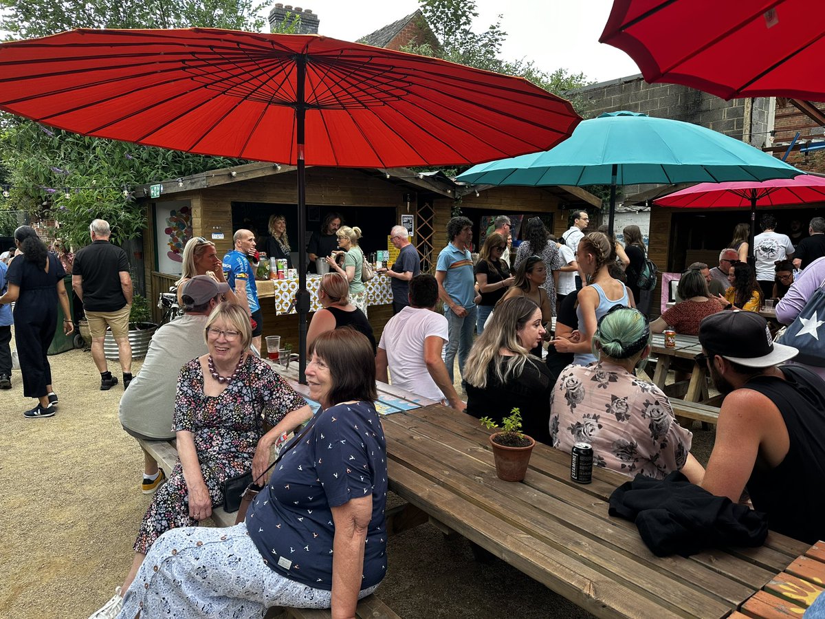 NadinePeatfield's tweet photo. An amazing day for @DTEderby. Electric Daisy was busy all day with visitors enjoying the garden, the music and the vibe. My choir @singfys really enjoyed singing there. #electricdaisy #derbados #lovederby https://t.co/ahvgIo3iIY