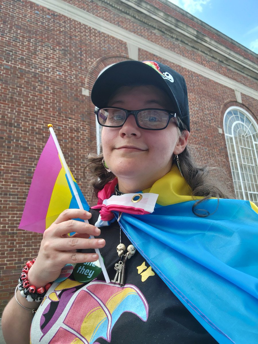 ChaosDragoness's tweet photo. Proud to be part of this community #SalisburyPride #SBYPride #PrideMonth #Pride2023 #SalisburyPrideFestival https://t.co/kQIgmJgWMl