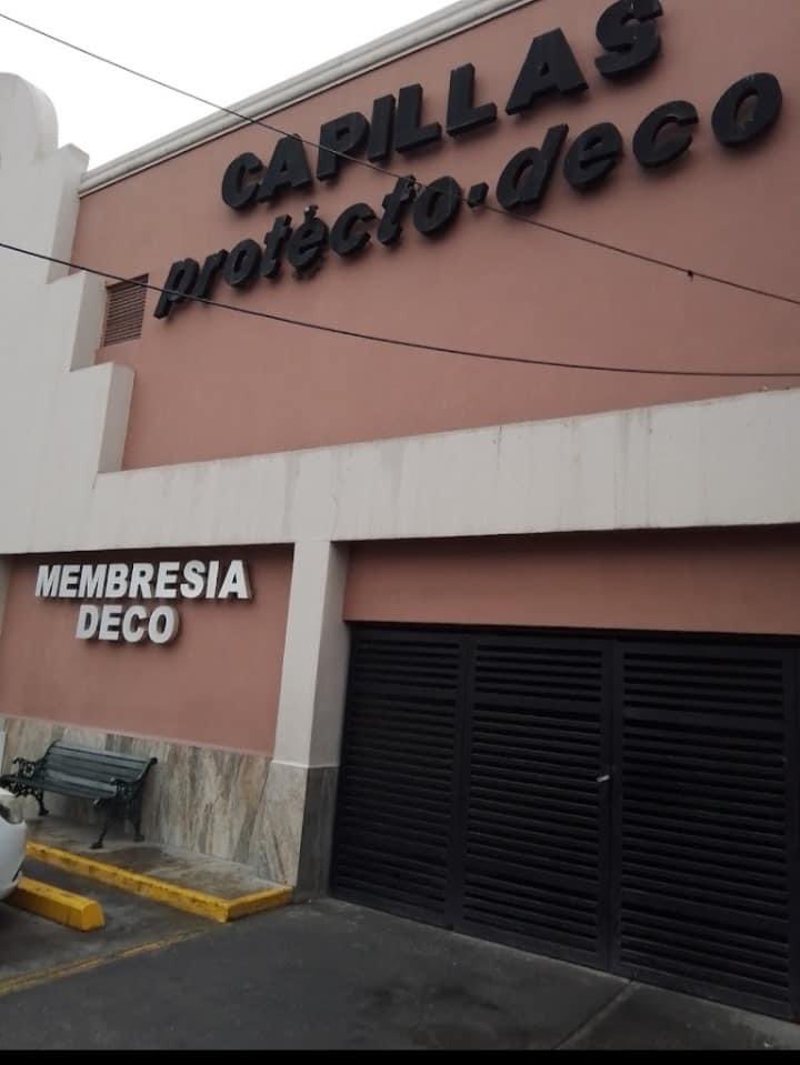 _taxista_regio_'s tweet photo. En el 2005 mi papa empezó a pagar dos servicios funerarios en las capillas protecto deco y se terminaron de pagar en tres años, esos servicios de un principio eran para el y mi mamá, para cuando llegara la hora de su partida de este mundo tener todo ya preparado para ellos dos.
El miércoles 21/06/23  a las 2:30 am mi hermana Ana Maria falleció de un infarto que le vino por un golpe de calor, papá decidió que se utilizará uno de estos servicios ya pagados para ella, fuimos para el imss para tramitar el certificado de defuncion y nos dijeron que a esa hora no habia servicio para eso, que fueramos hasta las 8 am, mis hermanos se cooperaon para pagarle a un medico para que mi hermana no estuviera mucho tiempo ahí en casa  y más que nada tambien por las altas temperaturas,  y antes de las 7 am llego el doctor a la casa  para hacer el certificado de defunción
Nos fuimos a la funeraria protecto deco que esta en la ave. Aztlan dos de mis hermanos y yo hacer efectivo el servicio funerario, por el peso de mi hermana (el servicio de papá es basico) se ocupo un ataud XL y nos cobraban $14,500 pesos más, dijimos que si, preguntamos que a que hora pasarán por ella y quedaron que en dos horas, llegamos a la casa a las 9:30 am y a partir de ahí conté las dos horas y marque a las 11:30 am y me dijeron que no aun no pasarían y que marcara mas tarde, se dan las 3 pm vuelvo a llamar y me dicen otra vez lo mismo que aún no pasarán, como a las 6 pm vuelvo a llamar y otra vez con lo mismo, fue entonces que les dije que como era posible que un no podían pasar por ella que peligro y se iban a cumplir 24 horas que mi hermana falleció y ellos aun no pasarían por ella, me oyeron tan molesta que en ese instante marcaron a laboratorio y les dijeron que ahora si en una hora llegaban pero no fue así, llegaron hasta las 8 pm por ella, entregué la ropa con la que la vestirian y me dicen que llame más tarde para saber a que hora llega mi hermana la funeraria, nos quedamos un poco más tranquilos por que el cuerpo de mi hermana ya iba ser preparado para darle su último adiós
Al siguiente día 22/06/23 a las 7 am llamo para saber a que hora llegaría a la funeraria y me dicen marque en dos horas, llame a las 9 am y otra ves con lo mismo que llamara en dos horas volvi llamar como a las 12 pm y me dijeron que mi hermana aun no estaba y que llamara hasta después  las 6 pm haber si ya estaba lista, y le contesto, como que haber si ya esta lista? Dice la mujer que me contesto, si es que no hay salas disponibles hasta el lunes le cuelgo y le llame a mi hermano Daniel O. De la Vega  para ponernos de acuerdo e ir a la funeraria llegamos como a las 3:30 pm ahí y nos encontramos con dos familias más que estaban pasando por lo mismo, una de ellas me dice, " mi mamá ya está en descomposición ella murió desde el martes y no pasaron pasaron por ella hasta las 11 am del miércoles, ahora nos dicen que será velada solo 3 horas y con ataud cerrado" la otra familia igual el cuerpo de su familiar estaba en las mismas condiciones que la otra señora 
Le empiezo a decir a la srta que estaba ahí que me dieran la solución y que por qué si ellos sabían que estaban saturados por que no me dijeron en el instante que fui que no había capillas disponibles que solo era para sacar dinero por que a parte del los 14,500 más que nos iban a cobrar eran 20 mil más de destape
