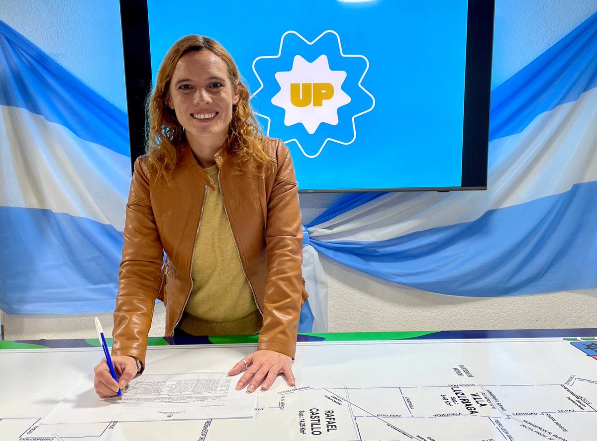 patriciacubria's tweet photo. Firmé mi precandidatura a intendenta de La Matanza, con el compromiso de trabajar junto a cada vecino y vecina, para transformar la realidad de nuestro distrito.

Estamos cerca.

@unionxlapatria

#RenovemosLaMatanza
#CubriaIntendenta https://t.co/i1jYauTN74
