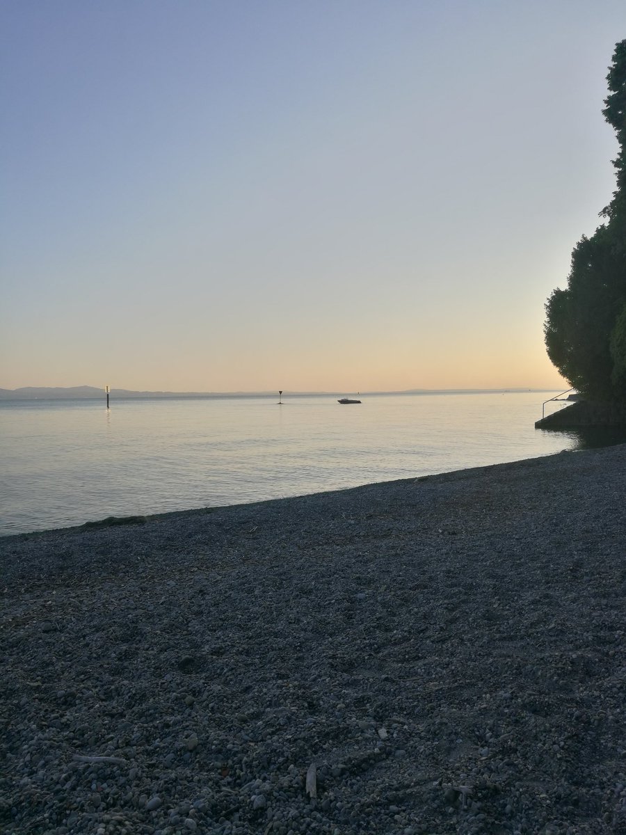 Traveling to Lindau really tested me today with an almost missed flight and my suitcase getting lost. But this view definitely makes up for it. Now I can't wait for #LINO23 to start tomorrow!