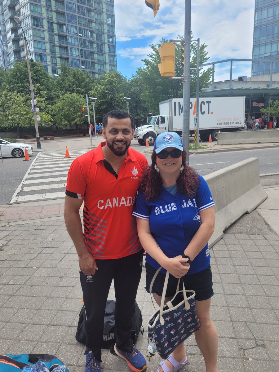 AutumnPearce19's tweet photo. @canadiancricket @BlueJays met @Rizwancheema991 before the game today. #NextLevel https://t.co/W93jjgdjXY