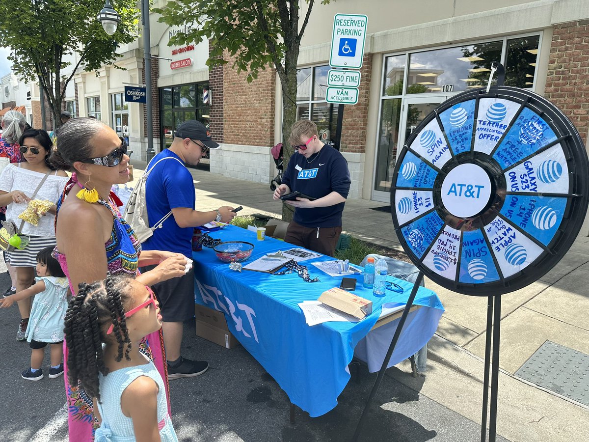 AT&T Laurel Town Center tweet media