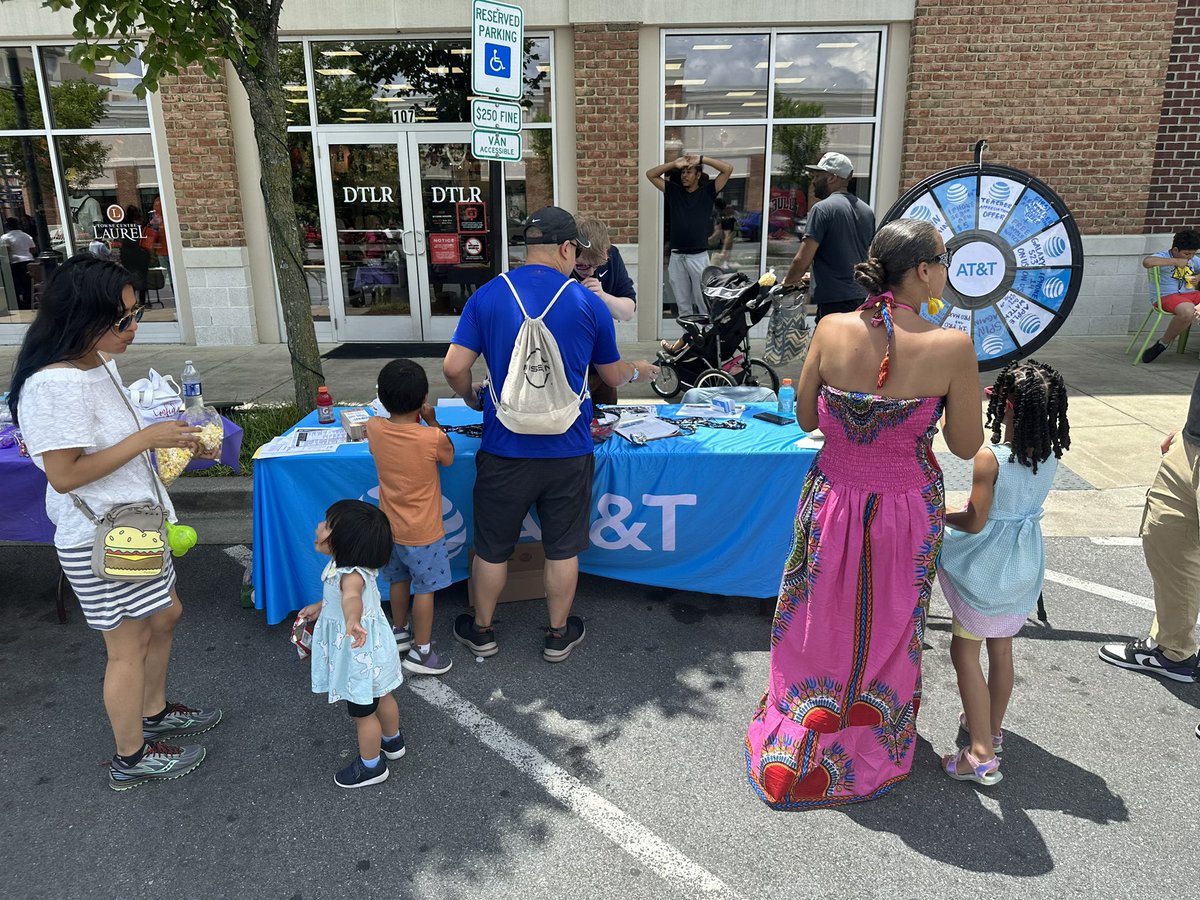 AT&T Laurel Town Center tweet media