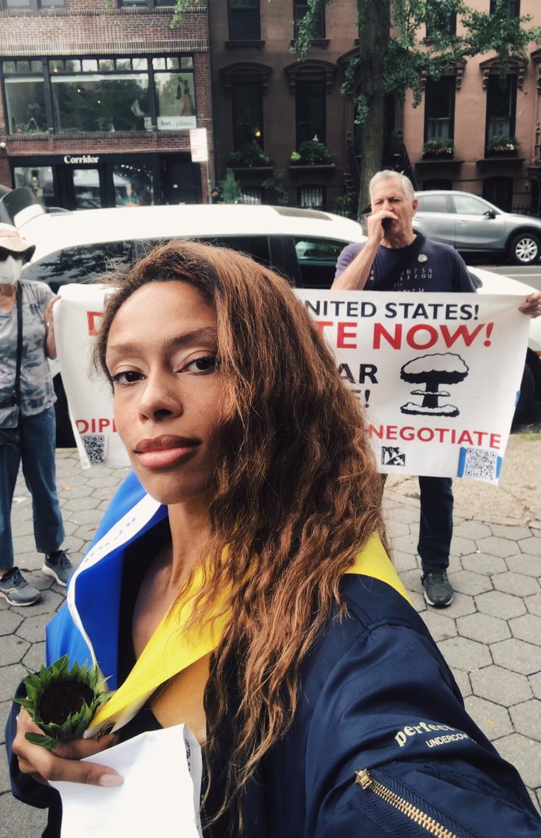 Today, I attended a counter-rally against the organization <a href="/brooklyn4peace/">Brooklyn For Peace</a>

They are urging people to sign a petition to stop the arms supply to Ukraine and promote a peaceful, diplomatic agreement between Ukraine and russia.

My main counter-arguments were:

• Ukraine has