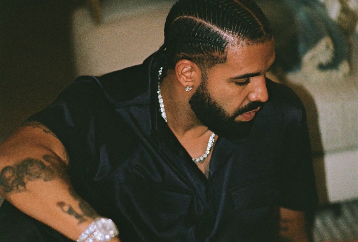 6ixbuzztv's tweet photo. Drake has a new album on the way called “For All The Dogs” 🦉 https://t.co/Gv2T5KusJ7