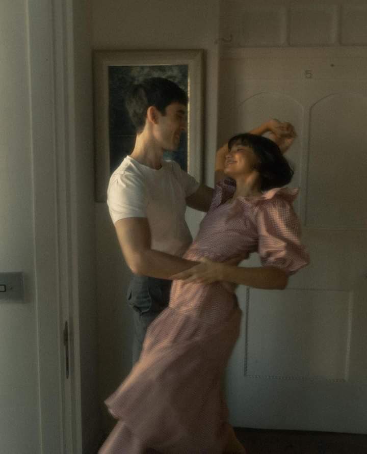 couldbeus69's tweet photo. Dance with me darling https://t.co/0f2VbIkIX0