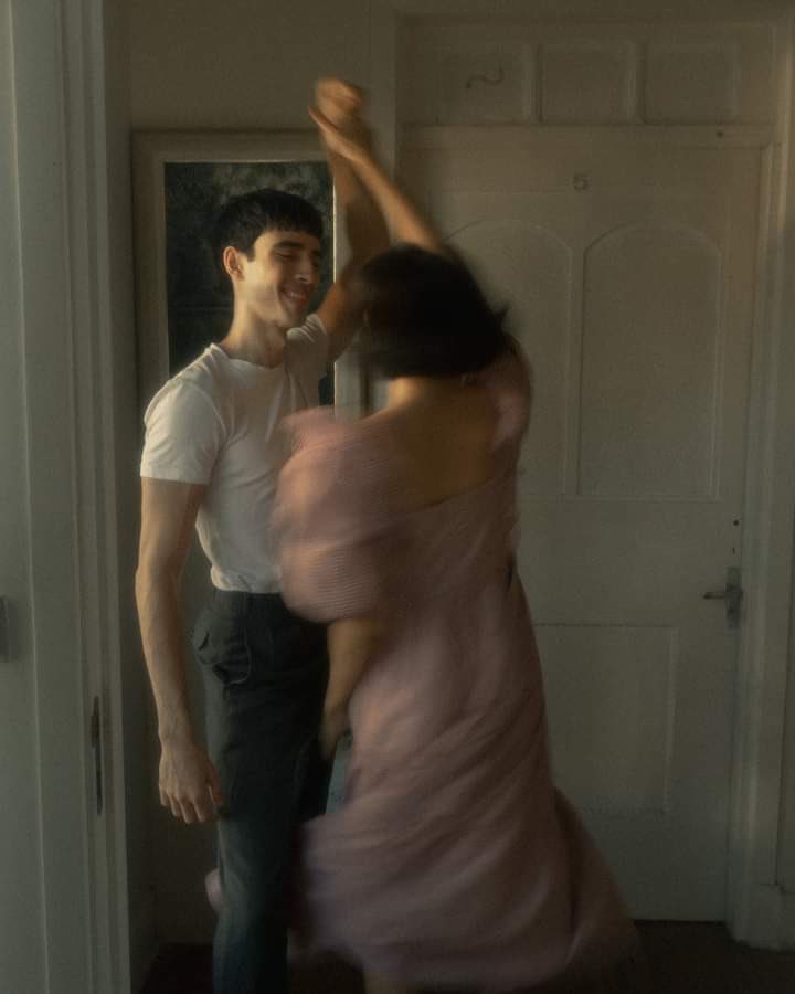 couldbeus69's tweet photo. Dance with me darling https://t.co/0f2VbIkIX0