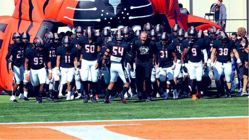 After a great camp, very thankful to announce my offer to play for East Central University Tigers! #JFND
@CoachIngramECU @LitrentaJohn @ECUTigersFB @CoachJudie5372 @KoachV @rockwalljfndfb