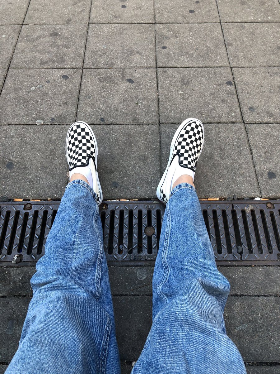 lavrastyle's tweet photo. моя маленька дитяча мрія здійснилась, нарешті я їх знайшла (бо завжди шось мішало) 
а ще зарядила Лізі джинси на подорожі (5 країн мінімум) https://t.co/DMBLiO1scY