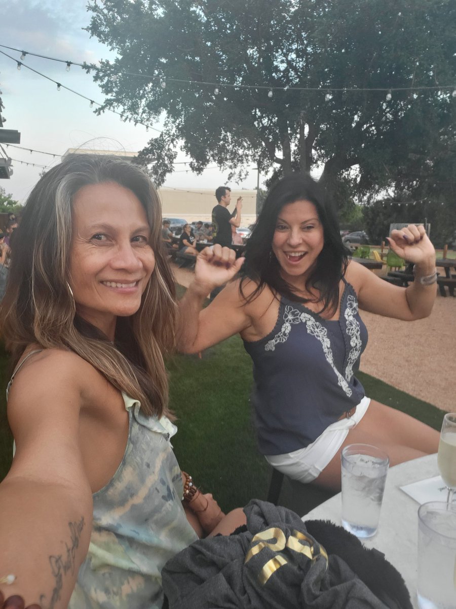 RachelProfiles's tweet photo. It's been a while Twitter...About last nite #ATX #LoneStarLiving #HillCountry #ThankfulGratefulBlessed #LovinMyLife #LivinInMyFlow #IAmRachelProfiling https://t.co/xoY2ceSk9x