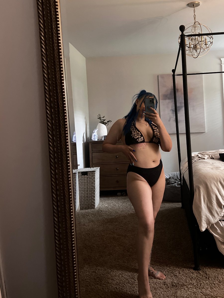 Kalie (Kay-lee) Wolfe on Twitter: "I’m going tanning. Loving my body rn."