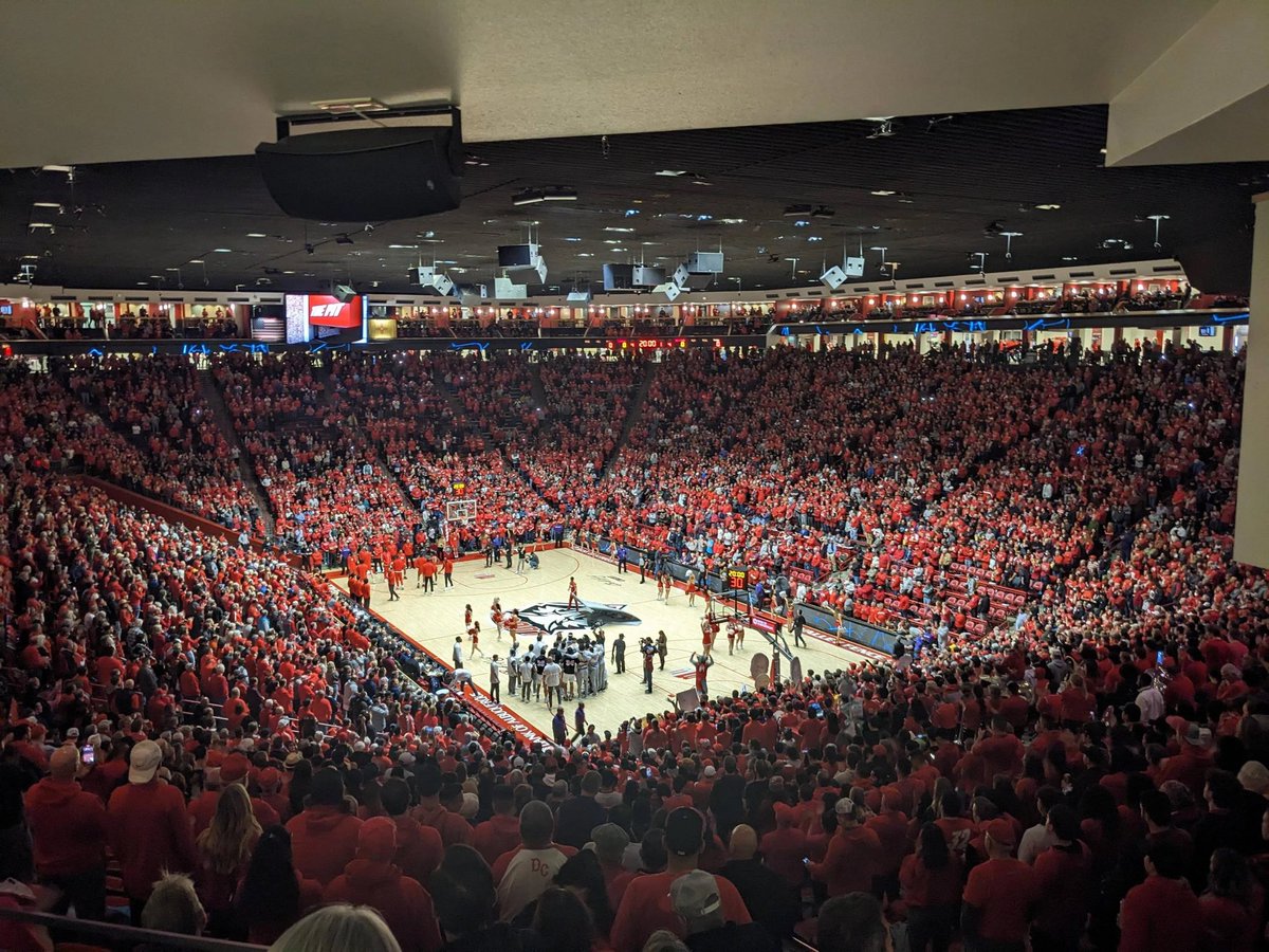 Blessed to receive an offer from The University of New Mexico!! Thank you to the whole coaching staff for believing in me!!