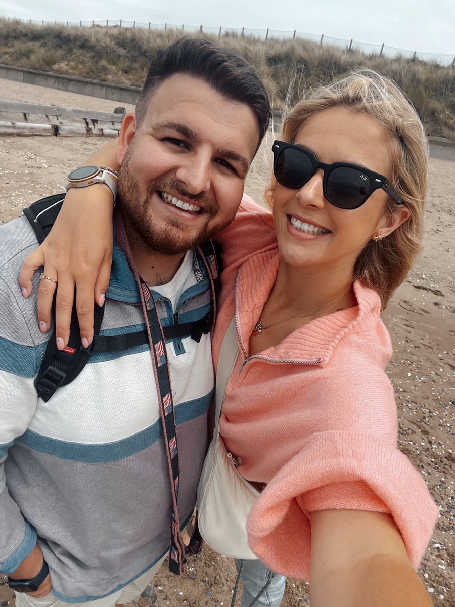 toriakeith's tweet photo. Beautiful day in Abersoch 🌞 
Coffee &amp; icecream in Two Islands, beach walk and shopping! 🌊 

#northwales #abersoch https://t.co/67smFFi7I3