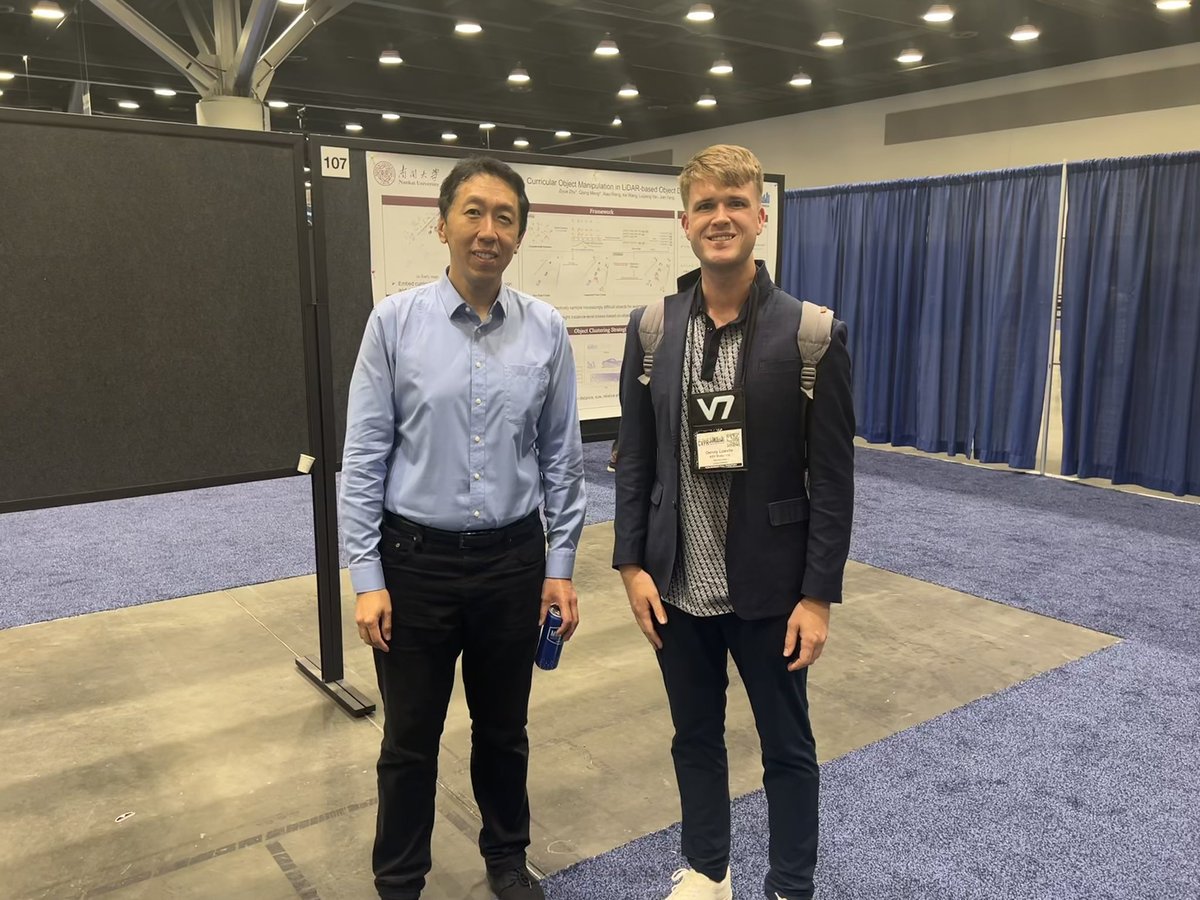 What an incredible, enlightening week at #CVPR2023.  It was inspiring to meet researchers and industry leaders I aspire to emulate such as @AndrewYNg, Piotr Skalski, @andreaazzini, and a lucky meeting with @FerranDeLaTorre on the plane home!  Looking forward to the future!
