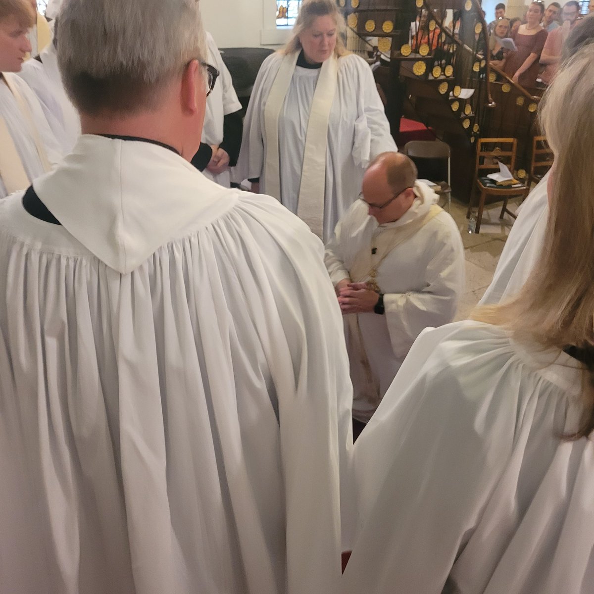 A beautiful moment at the end of today's ordination when @bpedmonton was prayed for by the newly ordained priests and leaving his crozier and mitre on the altar. 
Once a deacon, always a deacon
#TeamEdmonton