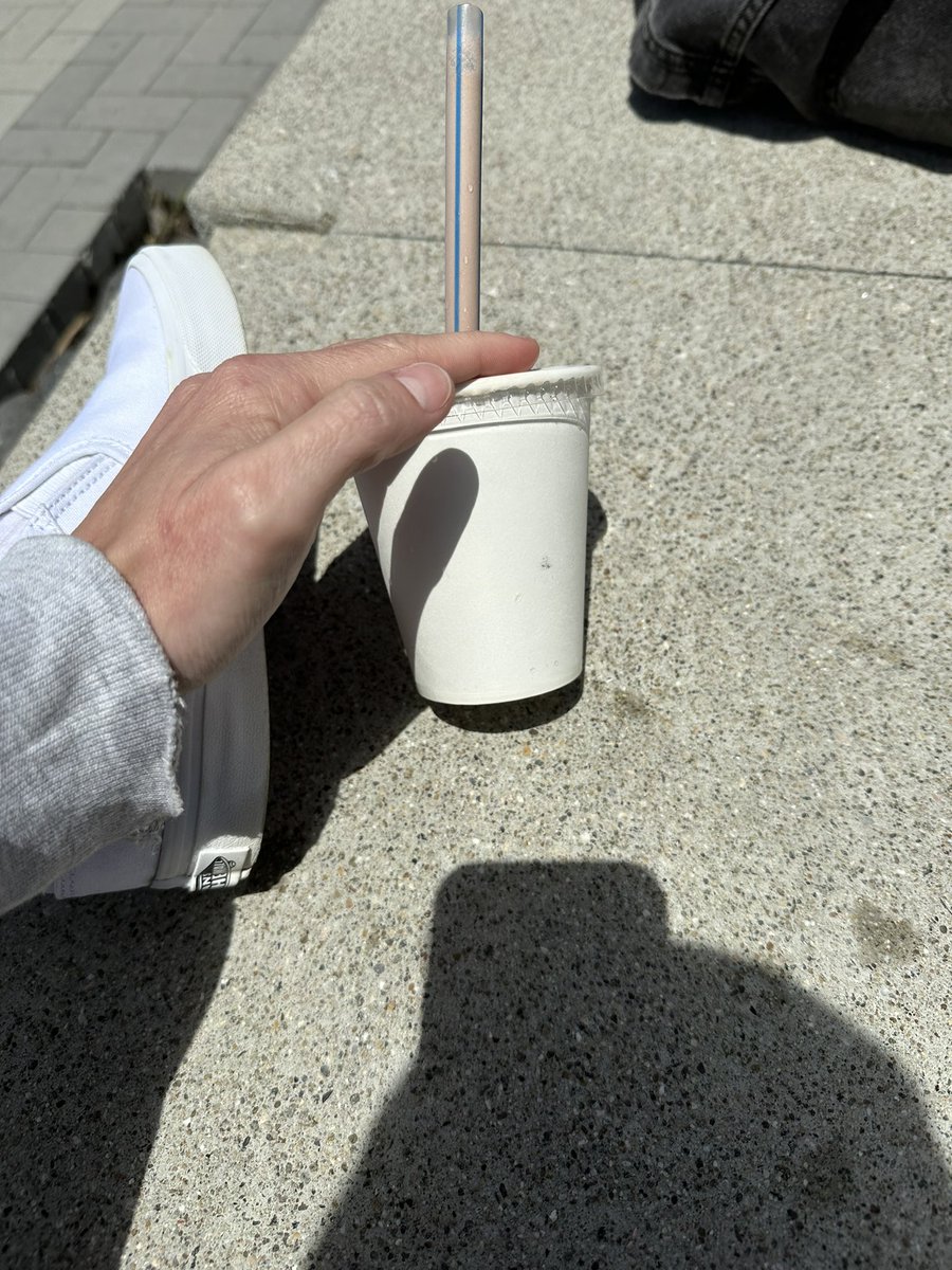 NicoleFerretti's tweet photo. @HiHo_Burger why were 2 of these almost $16??? You made your shakes a lot smaller. That’s not cool. Upsetting https://t.co/N7NiEthDtI