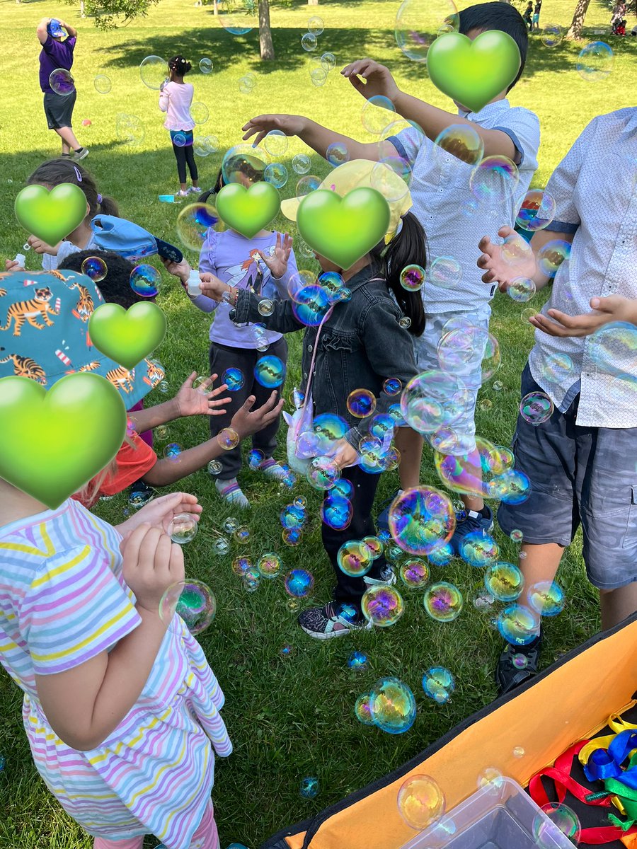 MissMaslak's tweet photo. Bubbles 🫧 , sandcastles 🏝, and friends ❤️ the perfect end to a magical year of collaboration with @cambriankinder we spent a beautiful day on the land laughing and learning with our Kindergarten friends! We sure will miss you! https://t.co/fNrwqhngNX